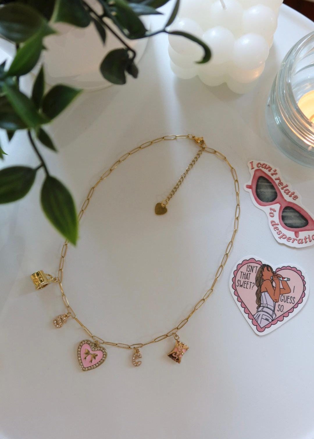 Collier à charms "SC"